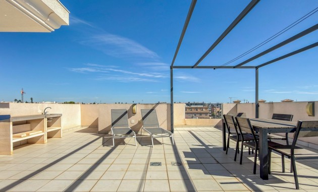 Herverkoop - duplex -
Orihuela Costa - La Zenia
