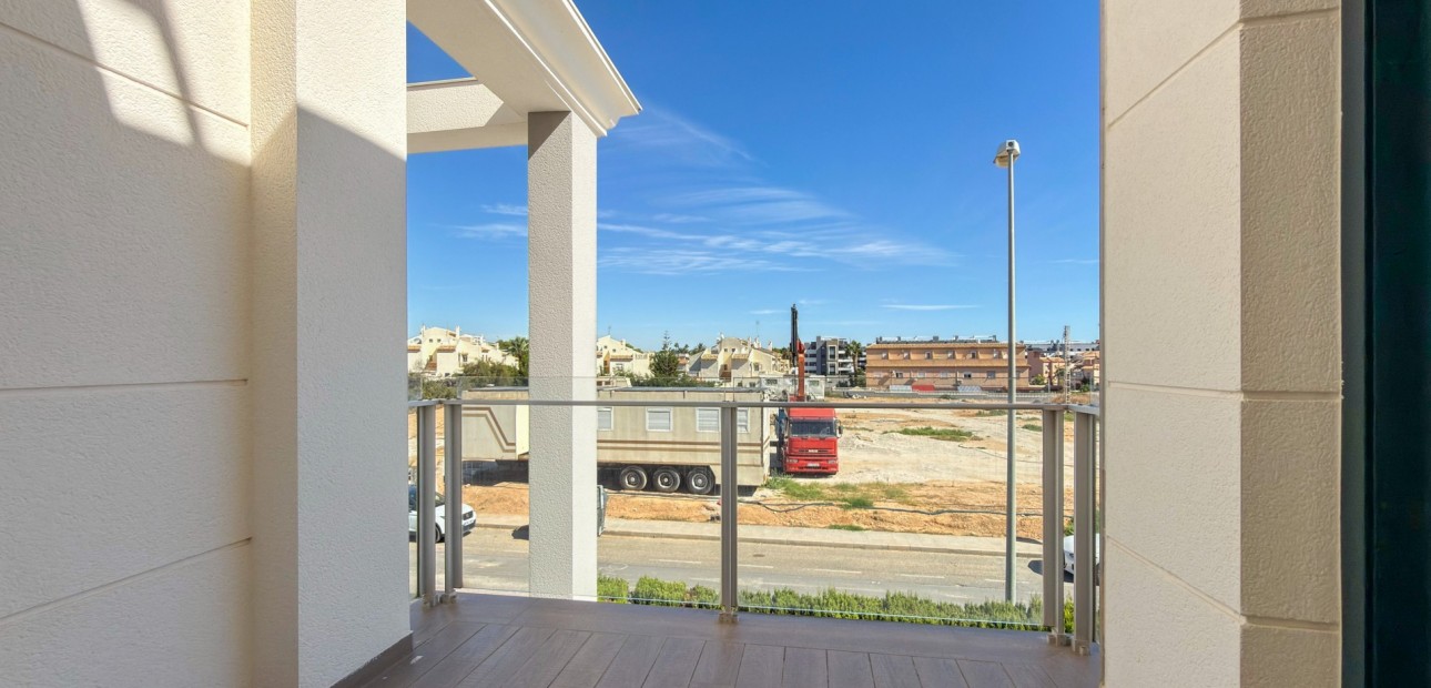 Herverkoop - duplex -
Orihuela Costa - La Zenia