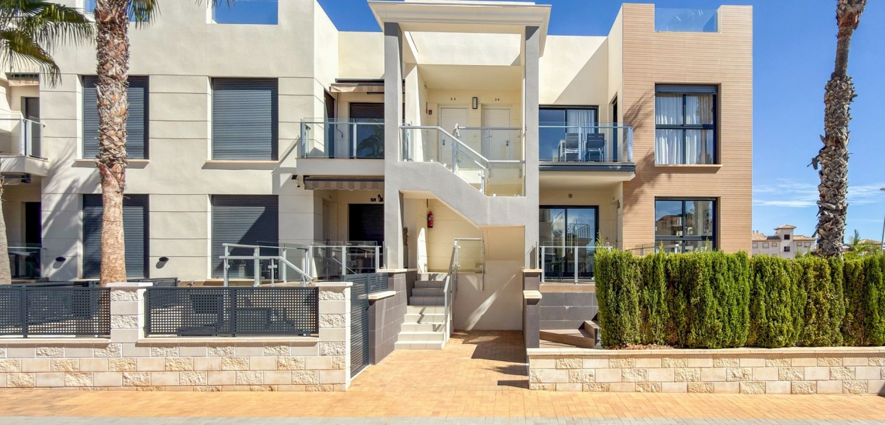 Herverkoop - duplex -
Orihuela Costa - La Zenia