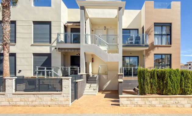 Herverkoop - duplex -
Orihuela Costa - La Zenia