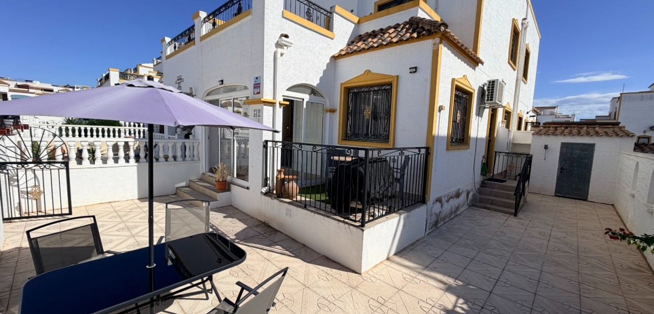 Herverkoop - Herenhuis -
Orihuela - Entre Naranjos Vistabella