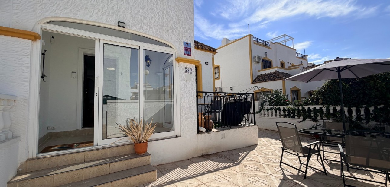 Herverkoop - Herenhuis -
Orihuela - Entre Naranjos Vistabella