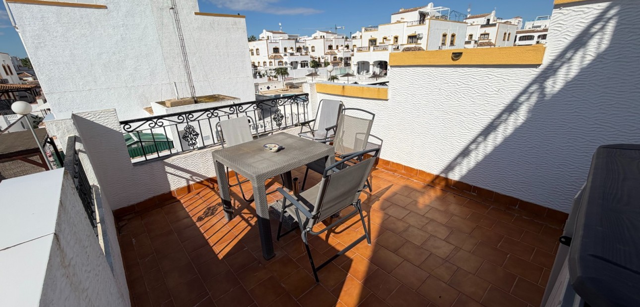 Herverkoop - Herenhuis -
Orihuela - Entre Naranjos Vistabella