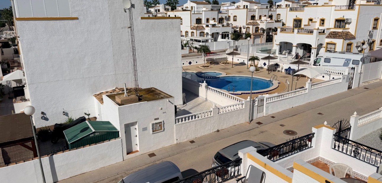 Herverkoop - Herenhuis -
Orihuela - Entre Naranjos Vistabella