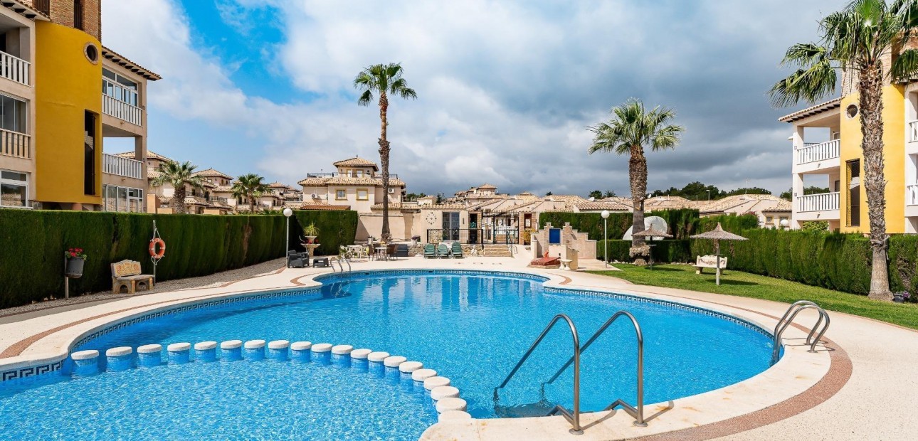 Herverkoop - Penthouse -
Orihuela Costa - Villamartin