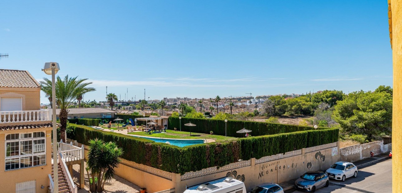 Herverkoop - Penthouse -
Orihuela Costa - Villamartin