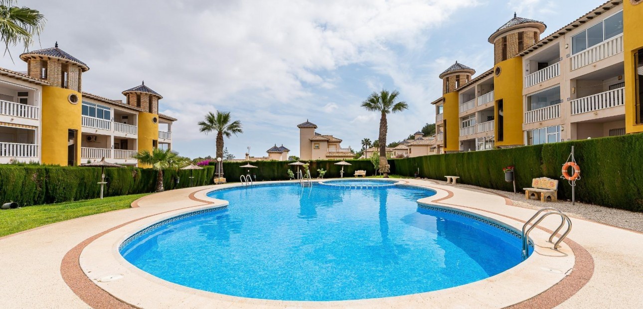 Herverkoop - Penthouse -
Orihuela Costa - Villamartin