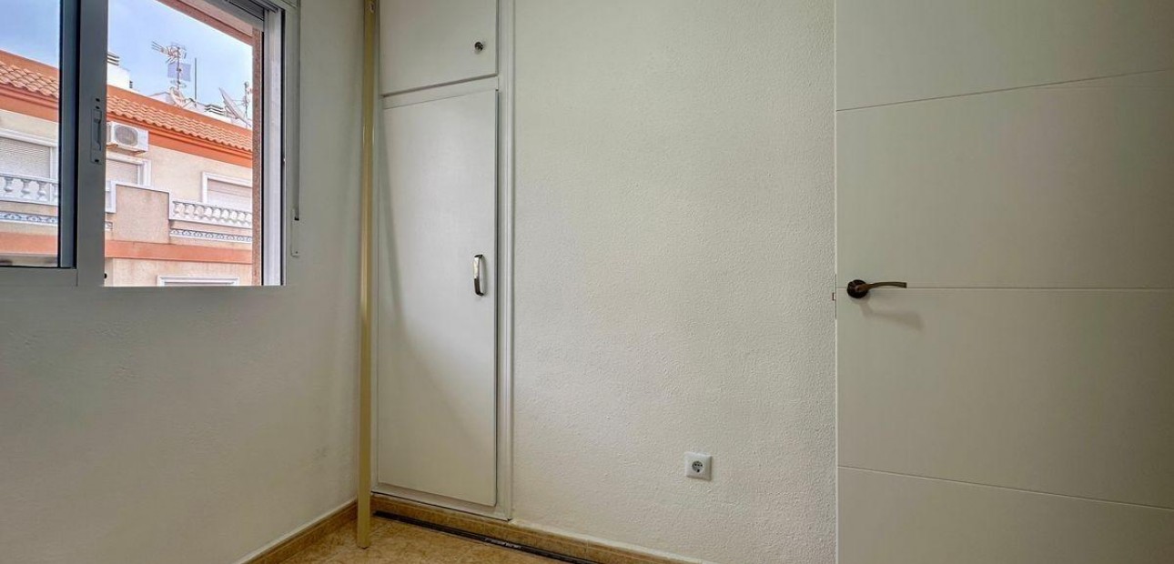 Herverkoop - Appartement / flat -
Torrevieja - Estacion de autobuses