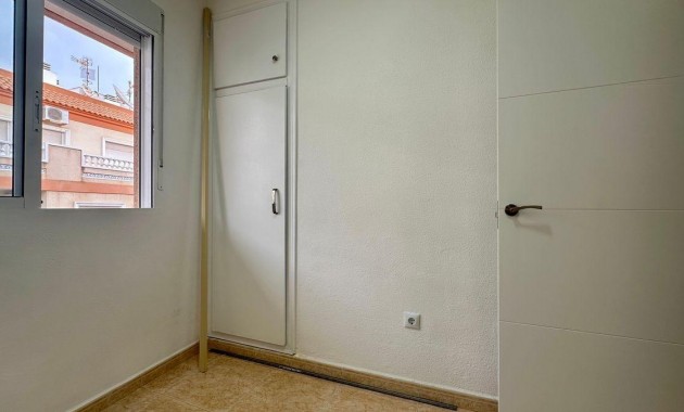 Herverkoop - Appartement / flat -
Torrevieja - Estacion de autobuses