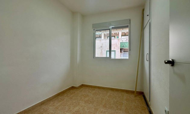 Herverkoop - Appartement / flat -
Torrevieja - Estacion de autobuses