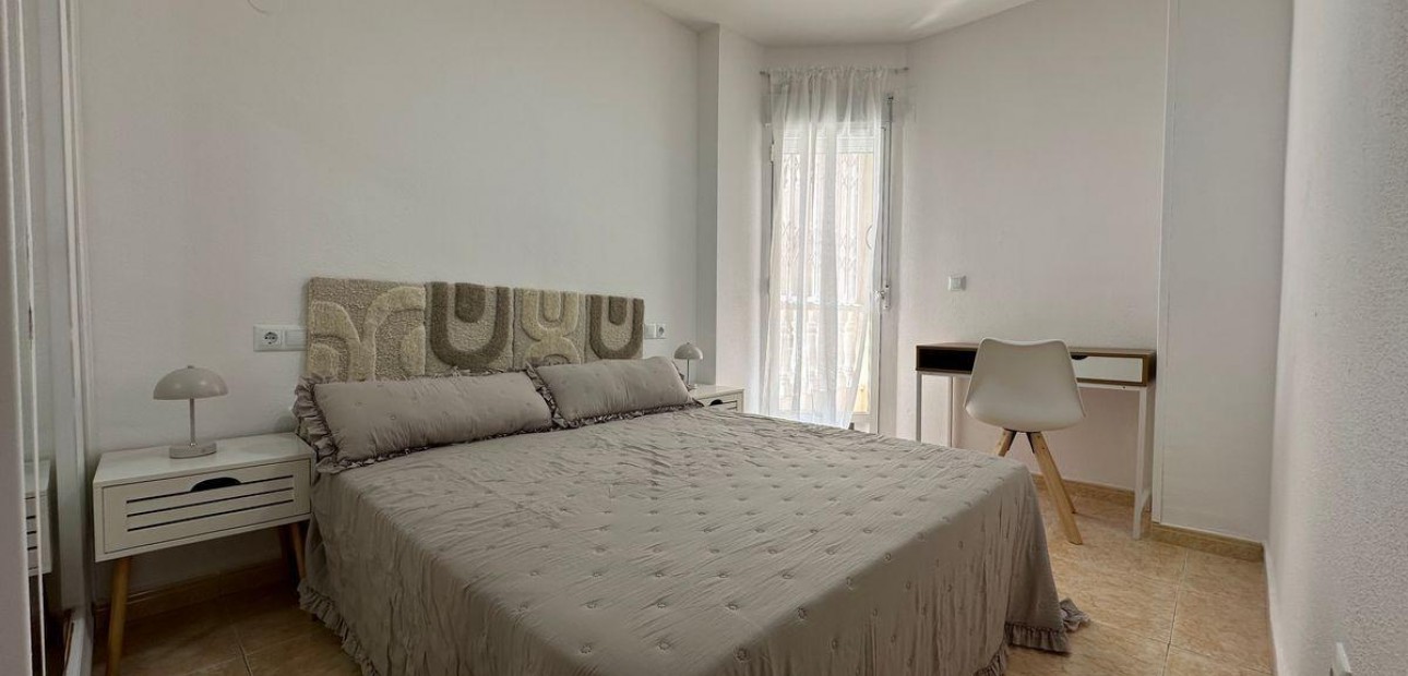 Herverkoop - Appartement / flat -
Torrevieja - Estacion de autobuses