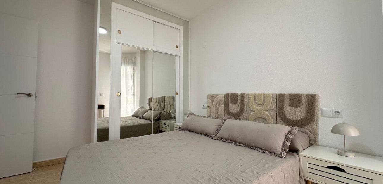 Herverkoop - Appartement / flat -
Torrevieja - Estacion de autobuses