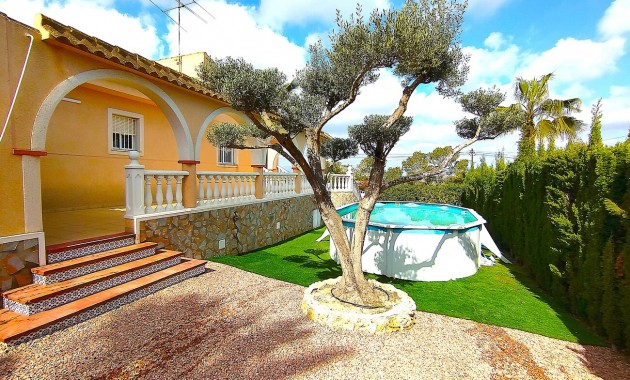Herverkoop - Detached Villa -
Ciudad Quesada - Pueblo Lucero