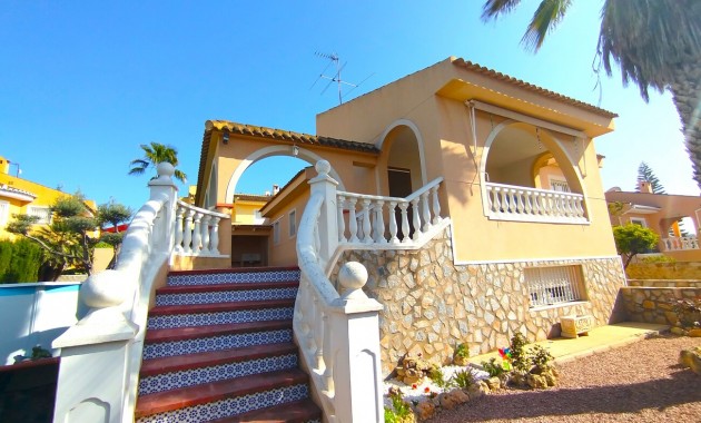 Herverkoop - Detached Villa -
Ciudad Quesada - Pueblo Lucero