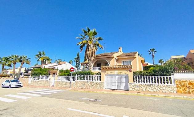 Herverkoop - Detached Villa -
Ciudad Quesada - Pueblo Lucero