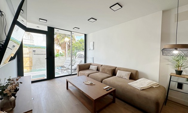 Herverkoop - Herenhuis -
Torrevieja - Torrevieja - Centre