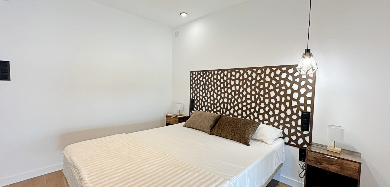 Herverkoop - Herenhuis -
Torrevieja - Torrevieja - Centre