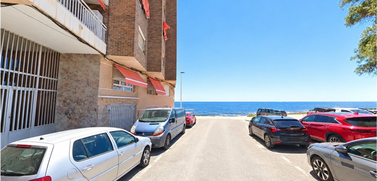 Herverkoop - Appartement / flat -
Torrevieja - Playa de los Naufragos