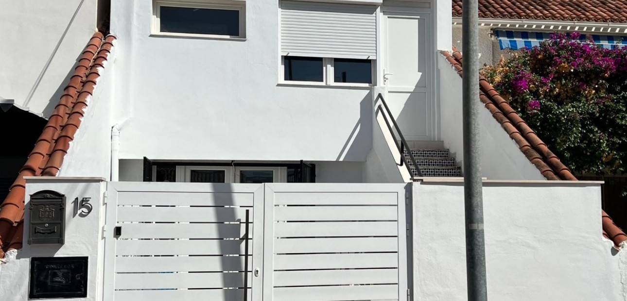 Herverkoop - Herenhuis -
Orihuela Costa - Los Balcones