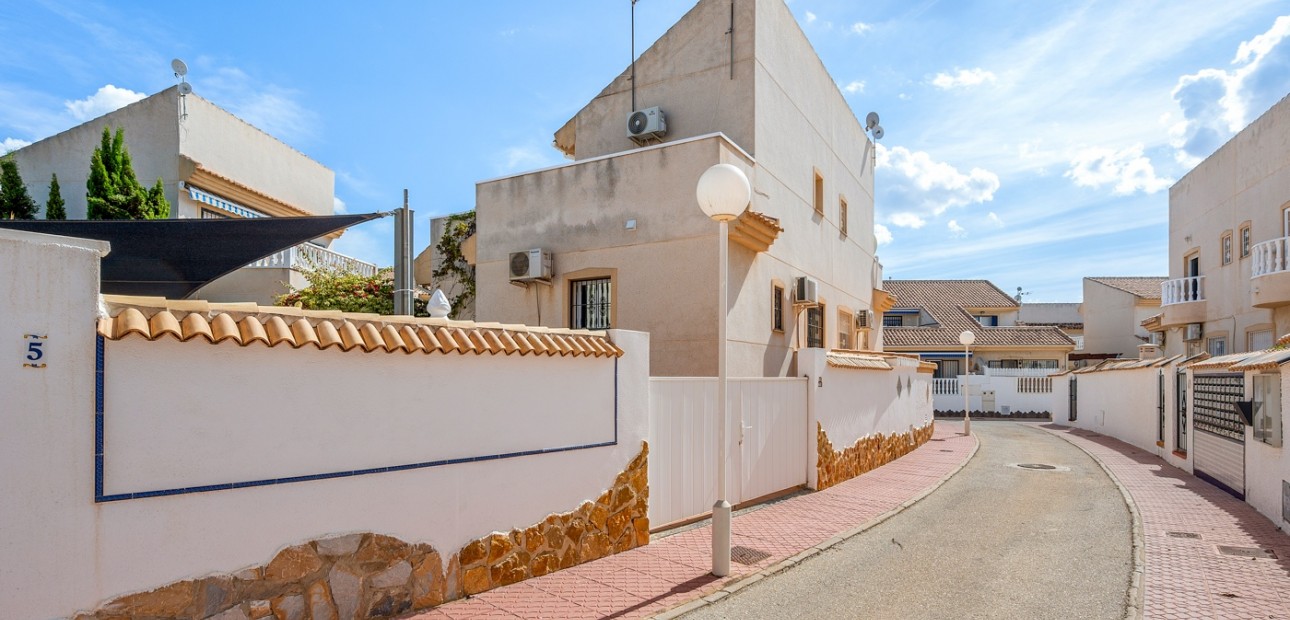 Herverkoop - Semi Detached Villa -
Ciudad Quesada - Ciudad Quesada - Town