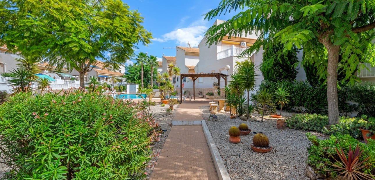 Herverkoop - Semi Detached Villa -
Ciudad Quesada - Ciudad Quesada - Town