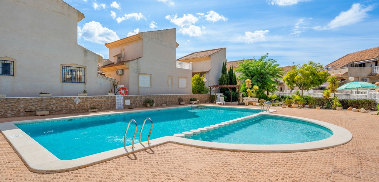 Herverkoop - Semi Detached Villa -
Ciudad Quesada - Ciudad Quesada - Town
