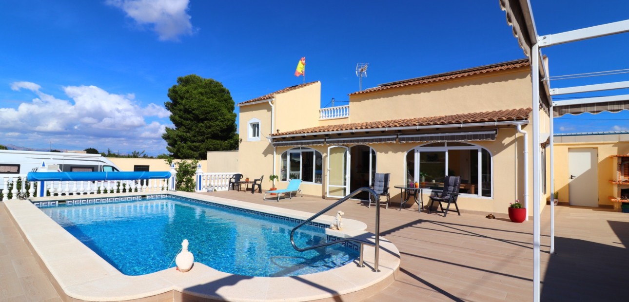 Herverkoop - Country Property -
Rafal - El Mudamiento