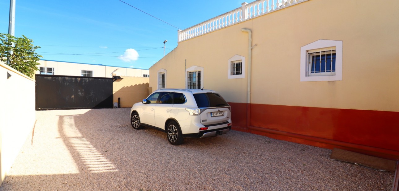 Herverkoop - Country Property -
Rafal - El Mudamiento