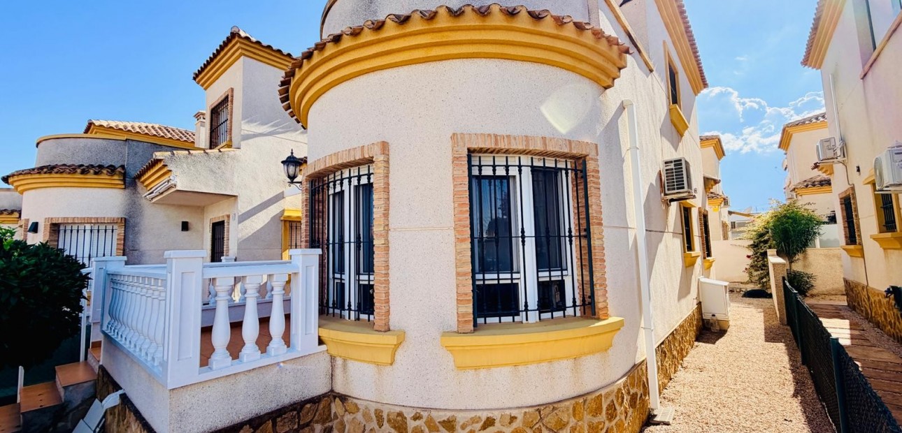 Sale - Detached Villa -
Los Montesinos - La herrada