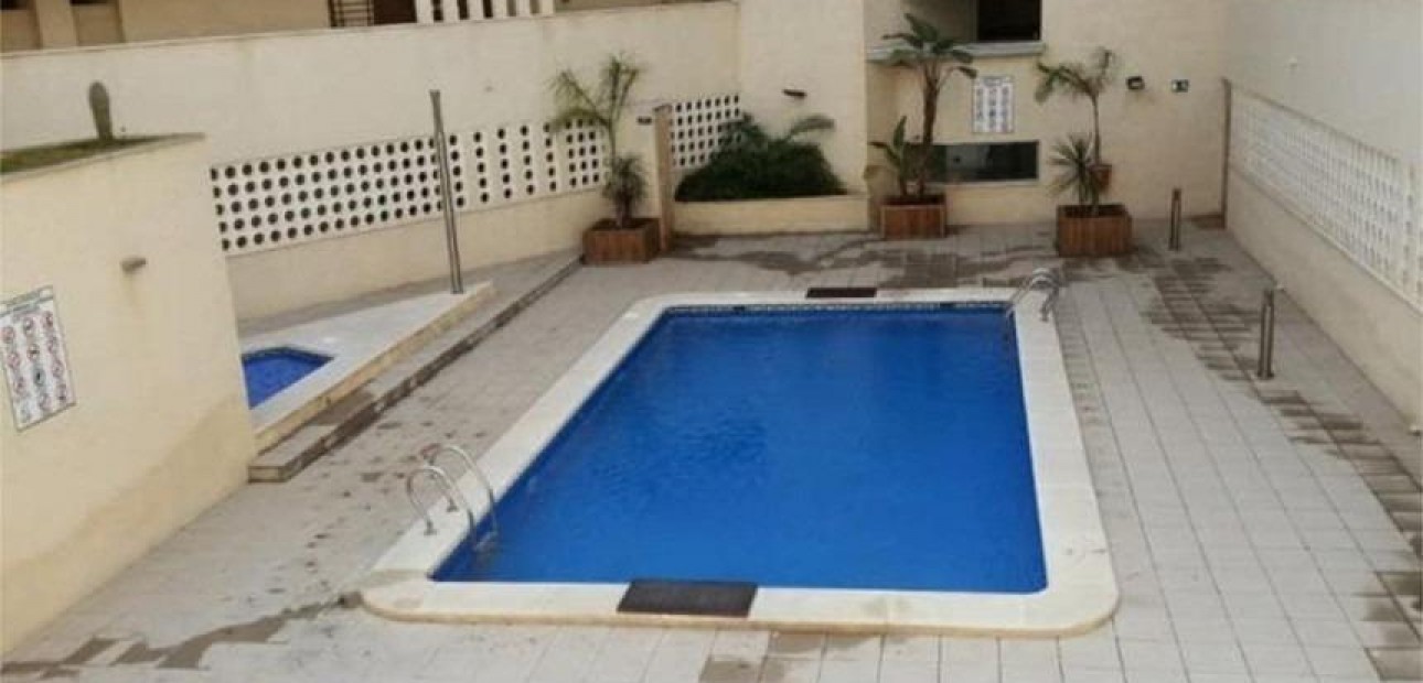 Sale - Apartment / flat -
Torrevieja - Playa del cura