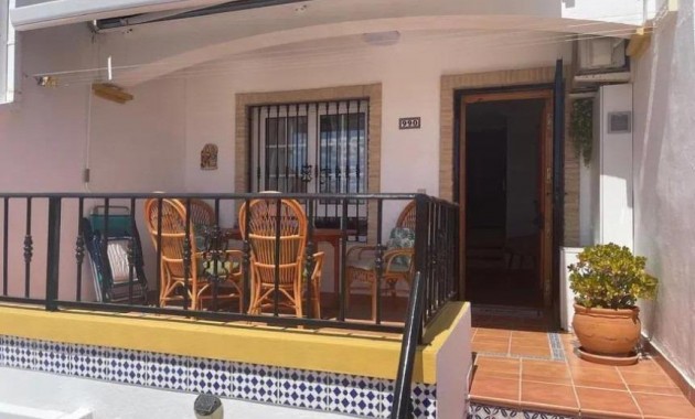 Sale - Villa -
Orihuela Costa - Lomas de Cabo Roig-Los Dolses
