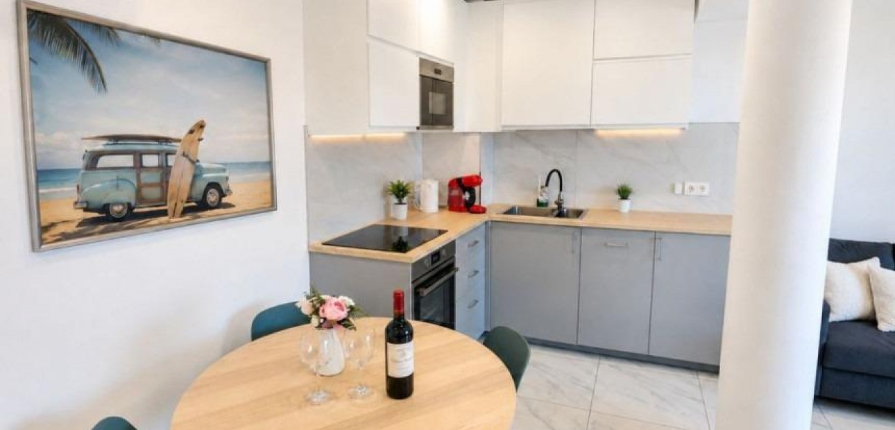 Sale - Apartment / flat -
Torrevieja - Torre la mata