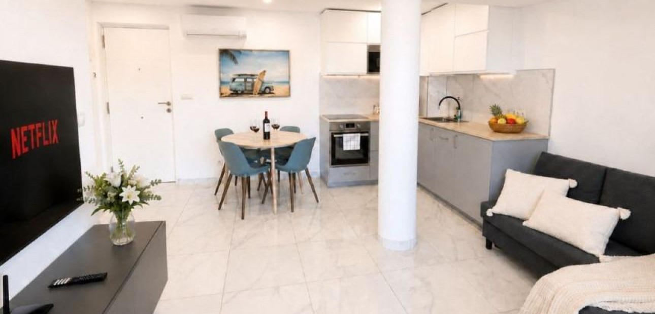 Sale - Apartment / flat -
Torrevieja - Torre la mata
