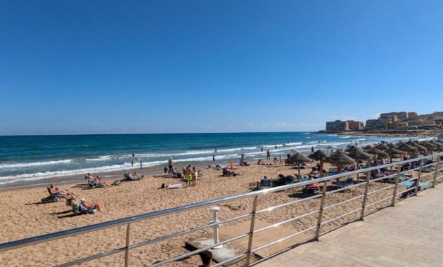 Sale - Apartment / flat -
Torrevieja - Torre la mata