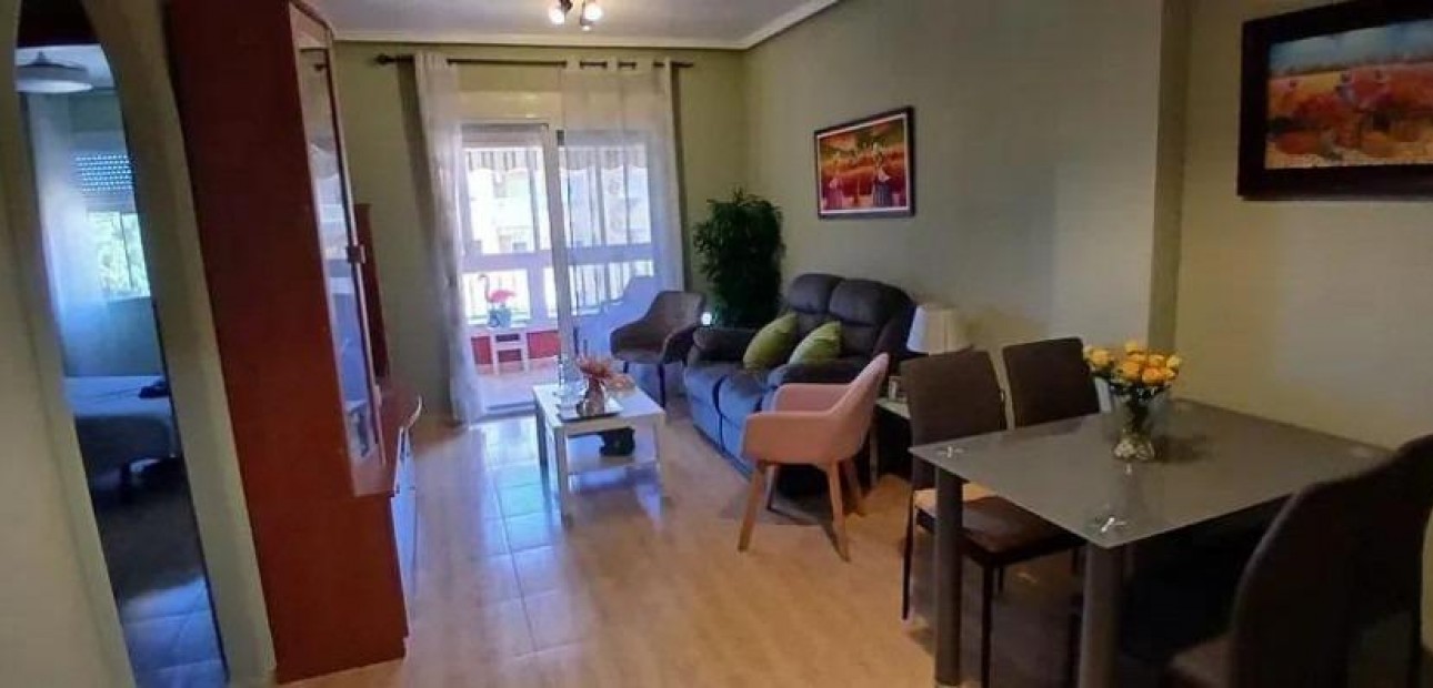 Sale - Apartment / flat -
Torrevieja - Estacion de autobuses