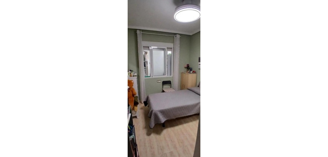 Sale - Apartment / flat -
Torrevieja - Estacion de autobuses