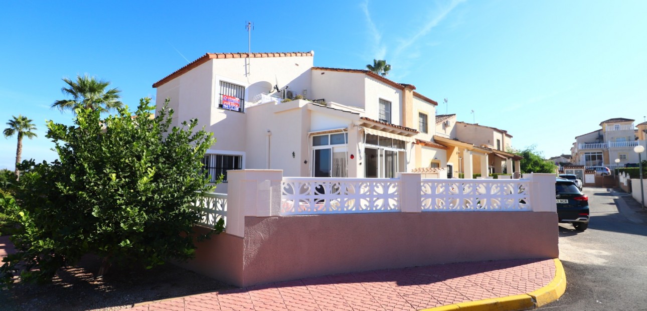 Sale - Quad Villa -
Algorfa - Montebello
