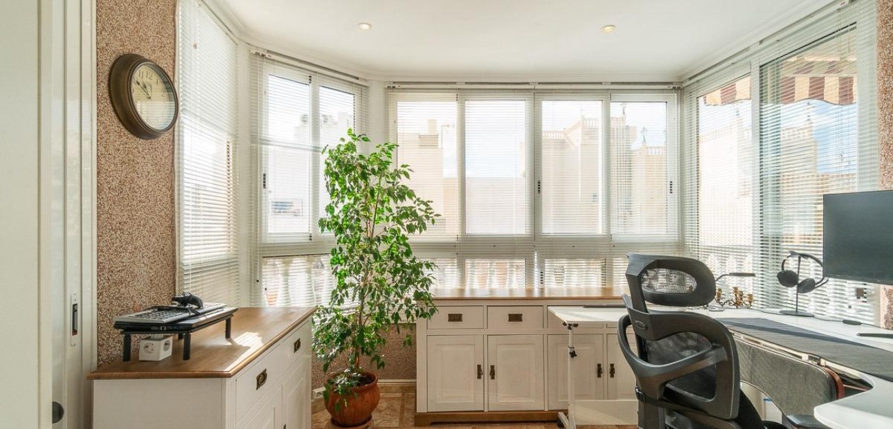 Sale - Penthouse -
Torrevieja - Centro