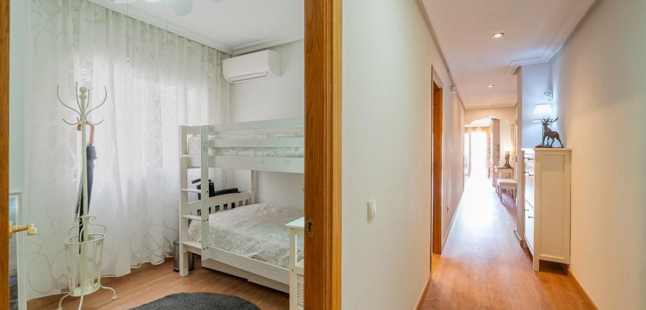Sale - Penthouse -
Torrevieja - Centro