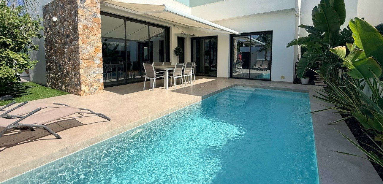 Sale - Villa -
San Javier - Santiago de la Ribera
