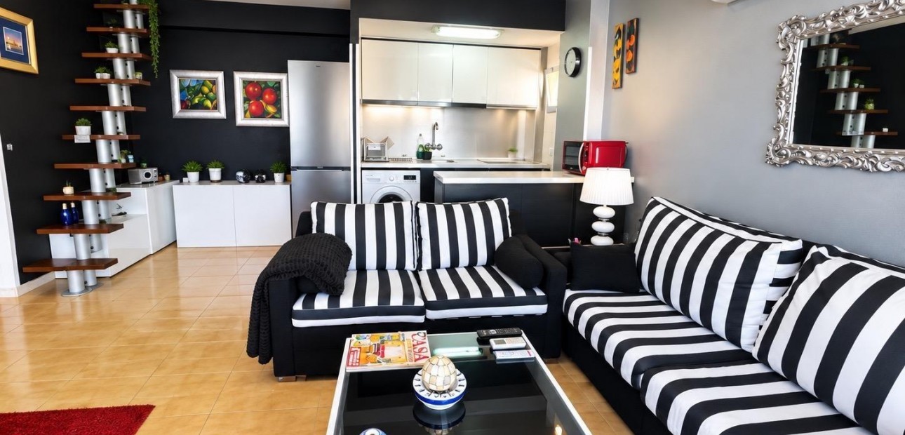 Sale - Apartment / flat -
Torrevieja - La veleta