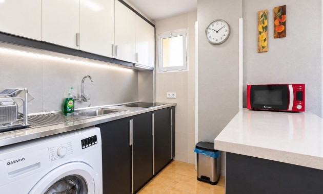 Sale - Apartment / flat -
Torrevieja - La veleta