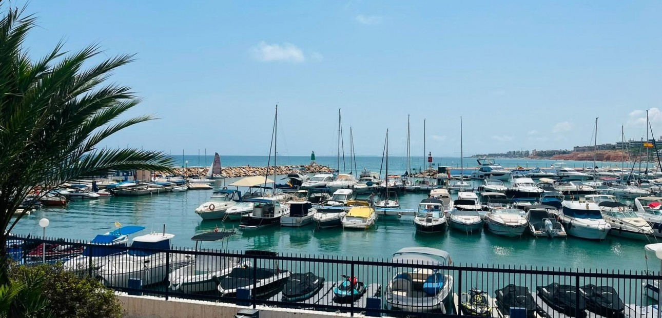 Sale - Apartment / flat -
Orihuela Costa - Dehesa de Campoamor