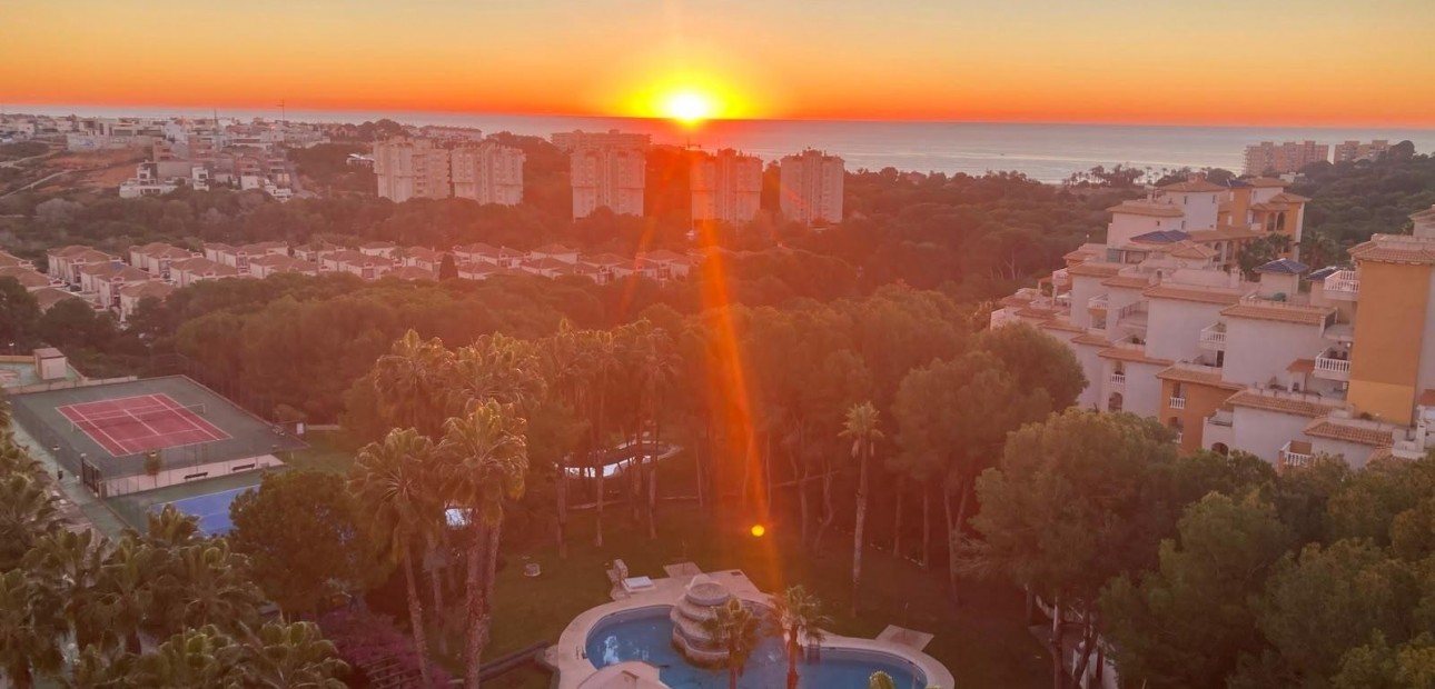 Sale - Apartment / flat -
Orihuela Costa - Dehesa de Campoamor