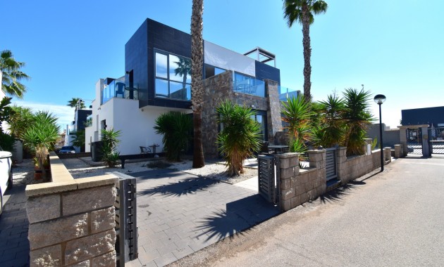 Sale - Quad Villa -
Orihuela Costa - Lomas de Cabo Roig