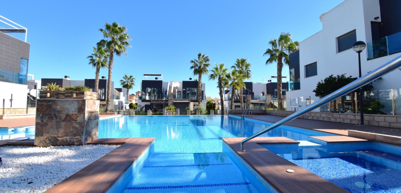 Sale - Quad Villa -
Orihuela Costa - Lomas de Cabo Roig