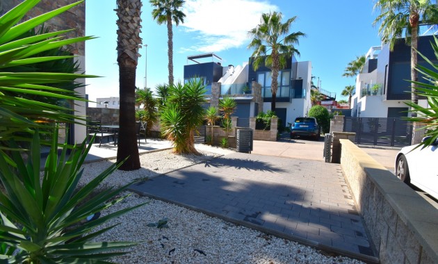 Sale - Quad Villa -
Orihuela Costa - Lomas de Cabo Roig
