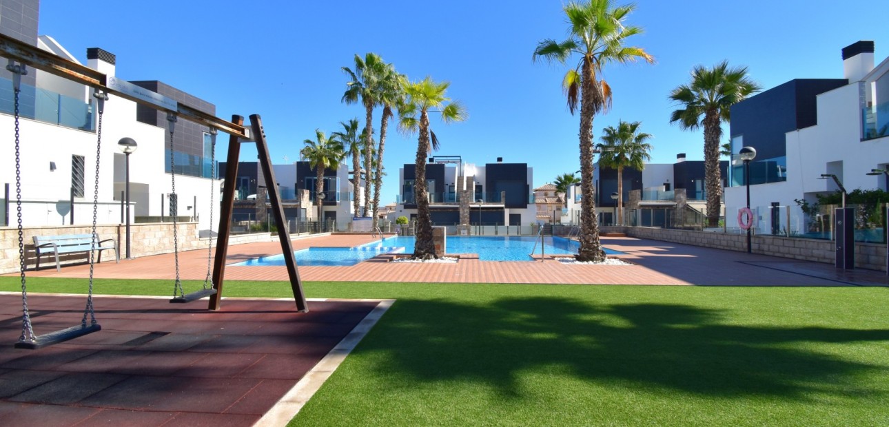 Sale - Quad Villa -
Orihuela Costa - Lomas de Cabo Roig