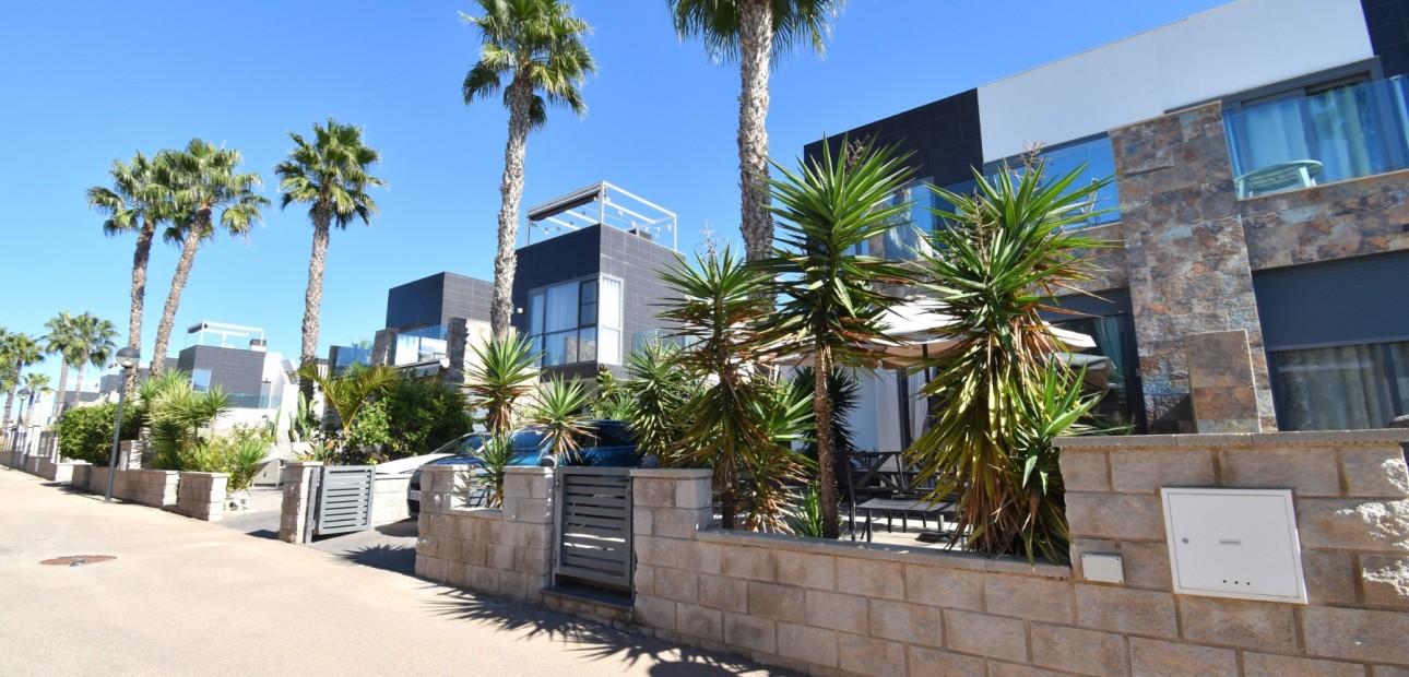 Sale - Quad Villa -
Orihuela Costa - Lomas de Cabo Roig