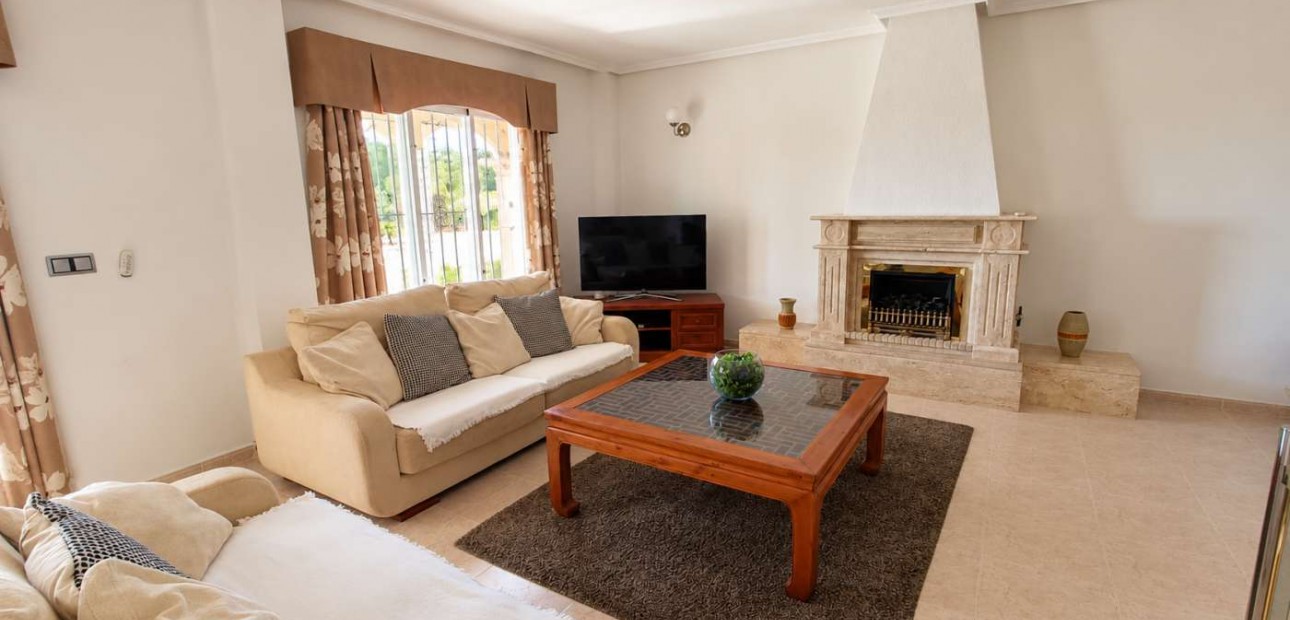 Sale - Detached Villa -
Algorfa - Montemar